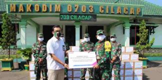 Peduli Warga, Pelindo III Tanjung Intan Bagi Sembako