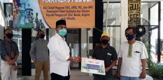 Mariners Bagi Sembako Dalam Masa PSBB