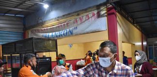 Pelindo Regional Kalimantan Bagi 350 Paket Sembako Untuk Korban Banjir Teluk Selong Banjar