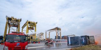 Kontainer Terbakar Di Terminal Petikemas Surabaya