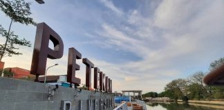 Pelindo Gandeng Pemkot Surabaya Kembangkan Wisata Kalimas Surabaya