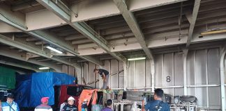 Salah Teknis Muat, Dump TruckTerguling Diatas KM. Mutiara Sentosa II