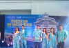 Kapal Pesiar Seven Seas Mariner Disambut Pagelaran Busana dan Pameran Batik