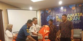 Peringati Hari Pelaut, DJPL Serahkan 200 Life Jacket