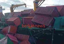 Kapal Pacifik 88 Mengalami Miring Saat Muat Kontainer di Jamrud