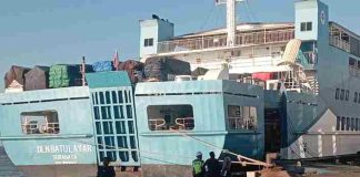 Sumbu Roda Truk Patah diatas Ramp door, KM Batu Layar Delay Layar Paruh Hari